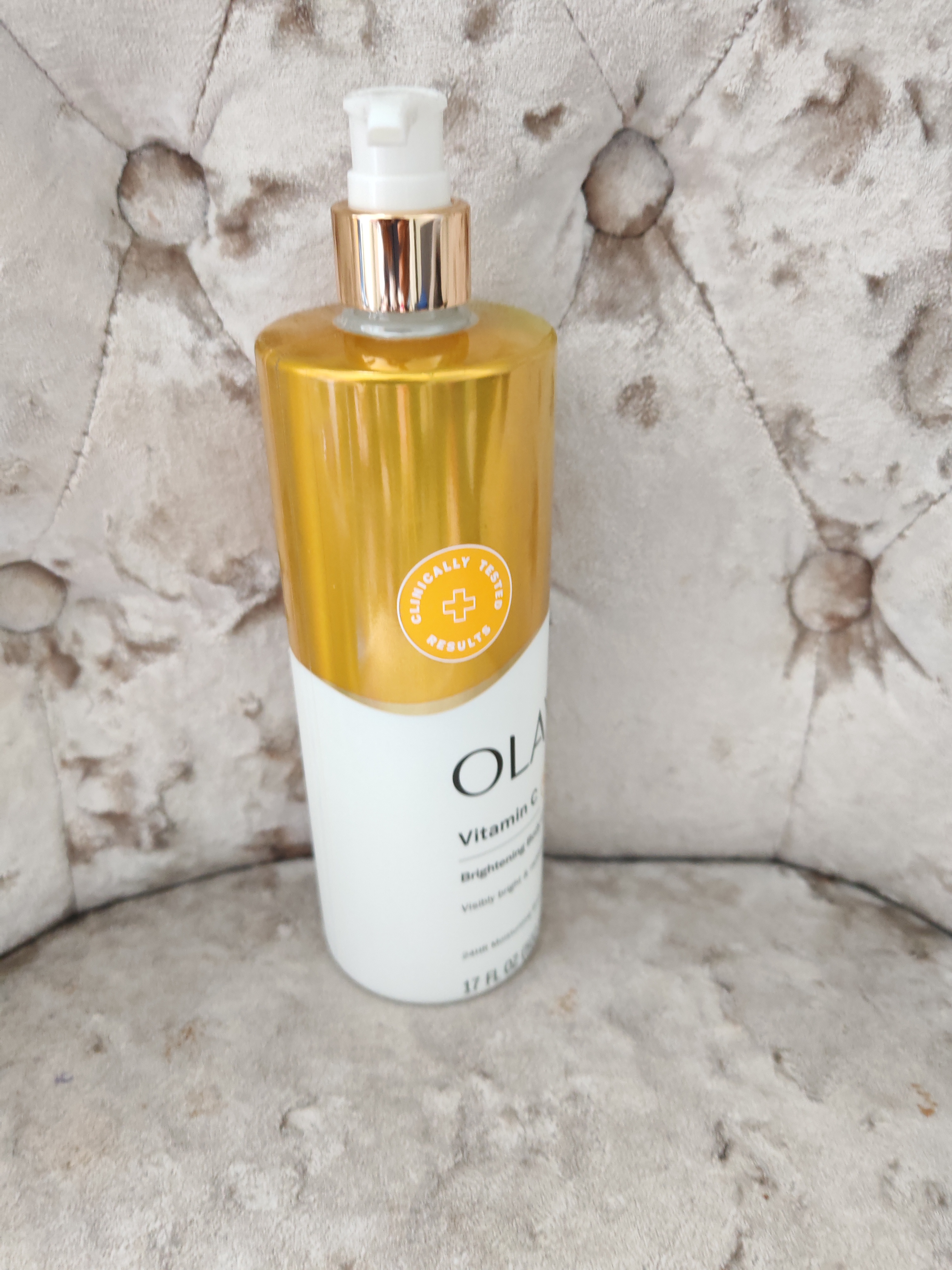 Olay Revitalizing and hydrating vitamin C body lotion